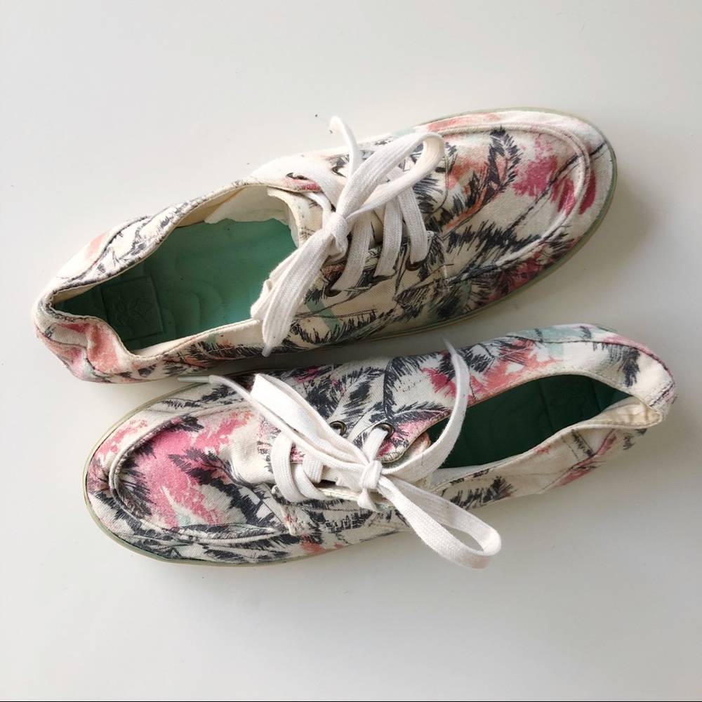 Reef sneakers palm print soft insole size 8